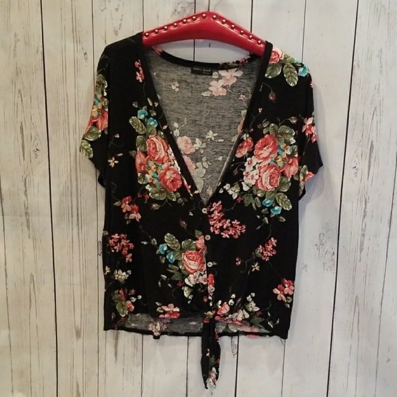 Urban Episode Black Floral Button Down Tie Blouse! - Picture 1 of 6
